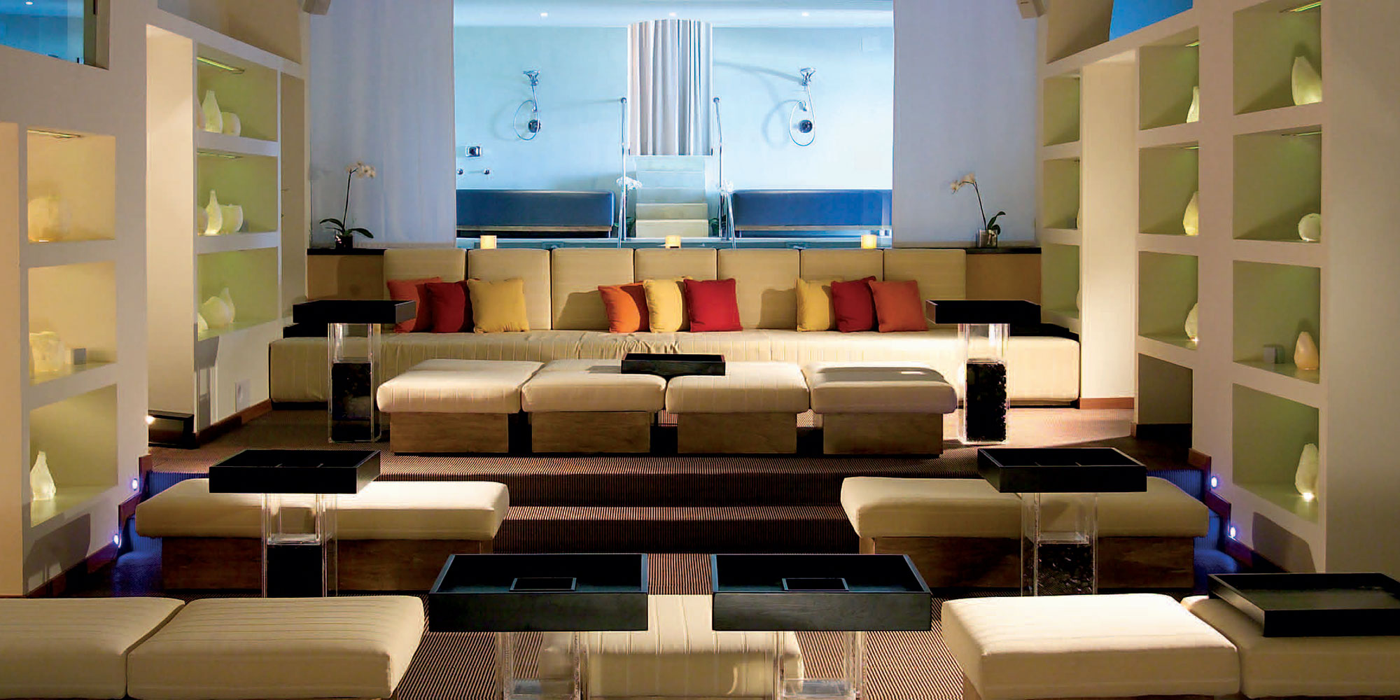 Area relax spa con divani prive